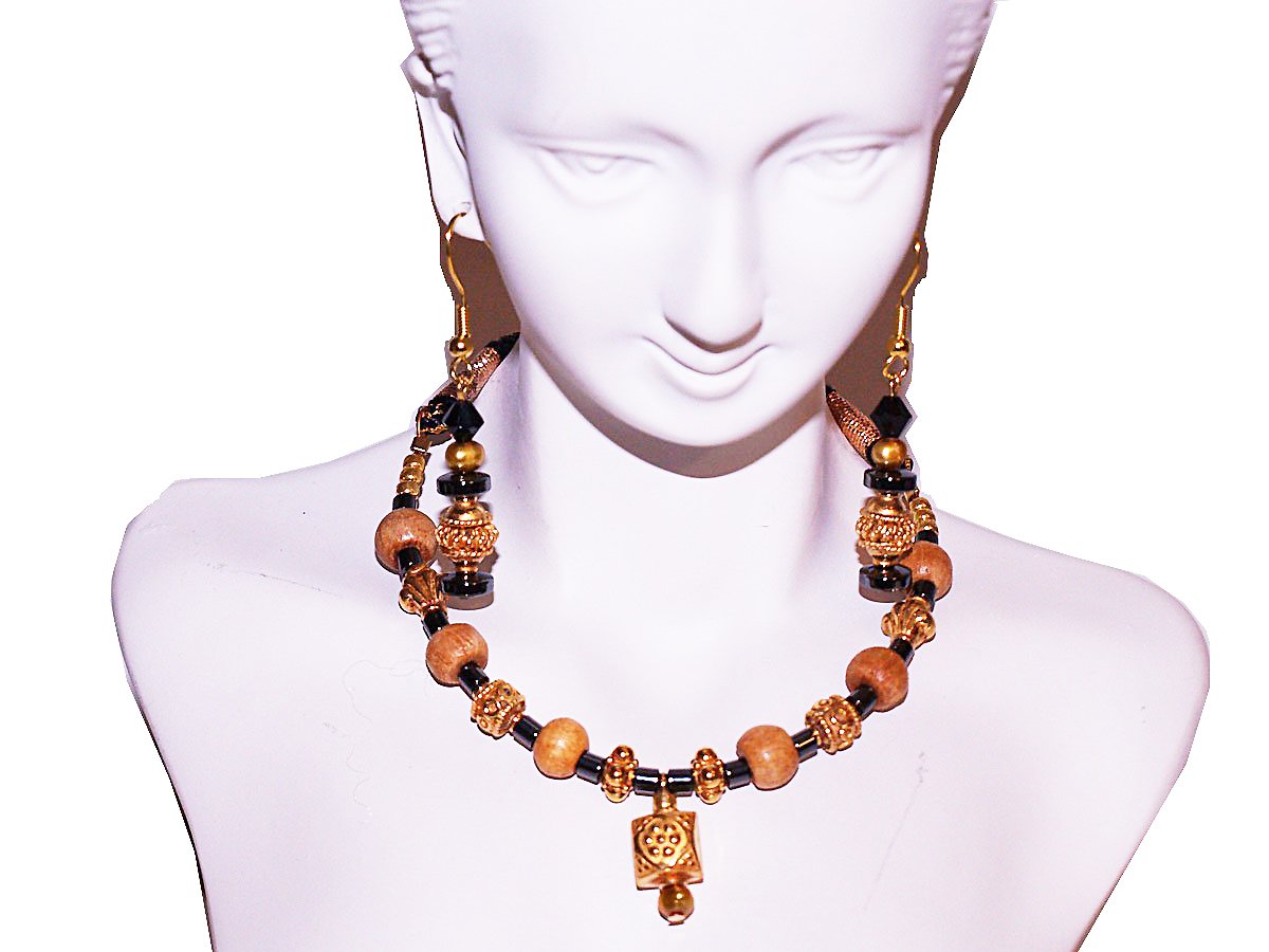 14109_2130-golden-beaded-set