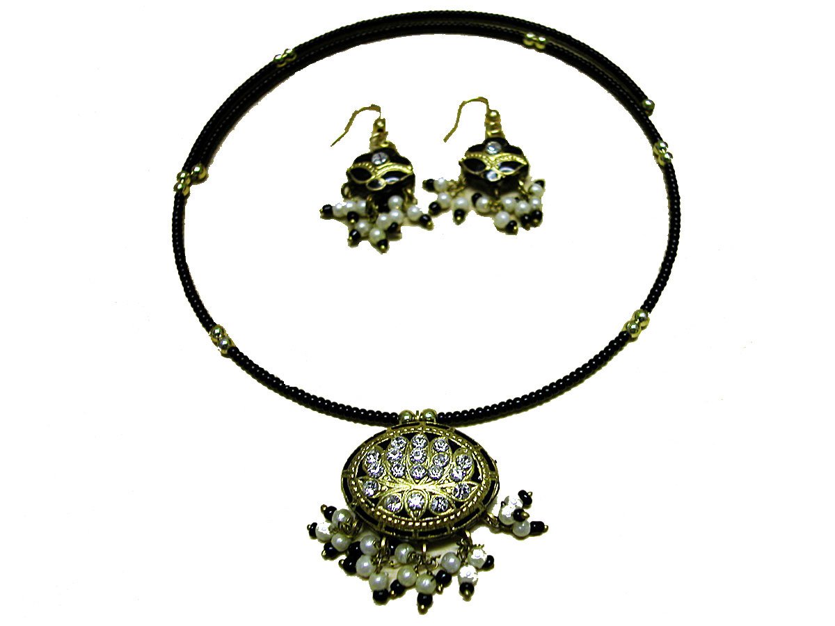 Hand Crafted Lacquer Jewelries