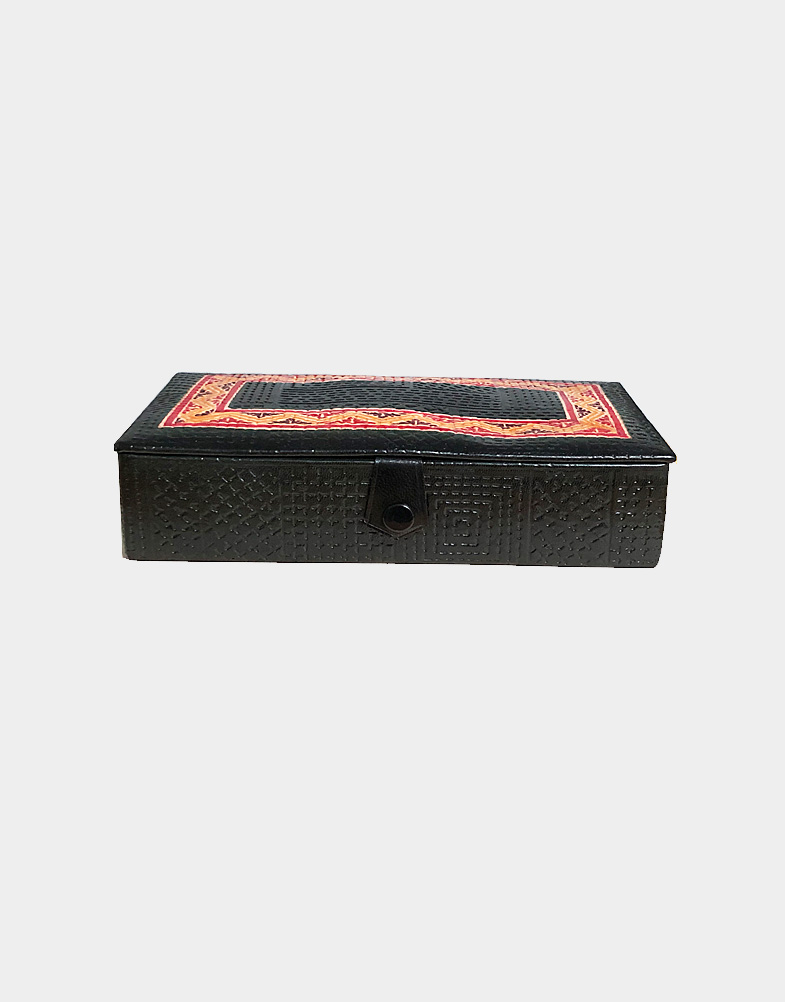black recatangular box-a