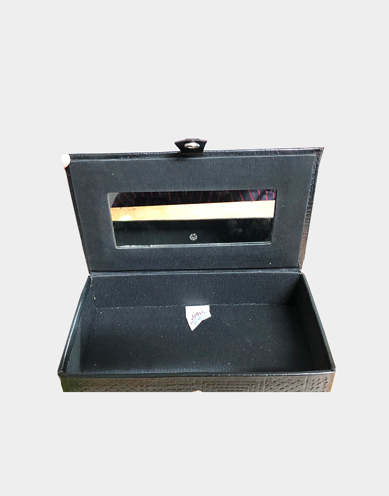 black recatangular box-b