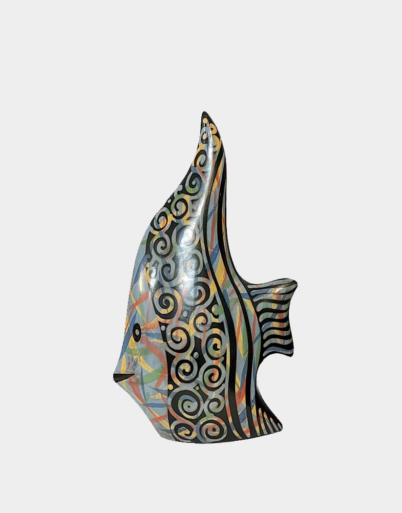 This colorful fish figurine pottery is made in Chulucanas town in Peru, famously known as Chulucana Pottery. Signed by the artist Rogger Crisanto. Craft Montaz.